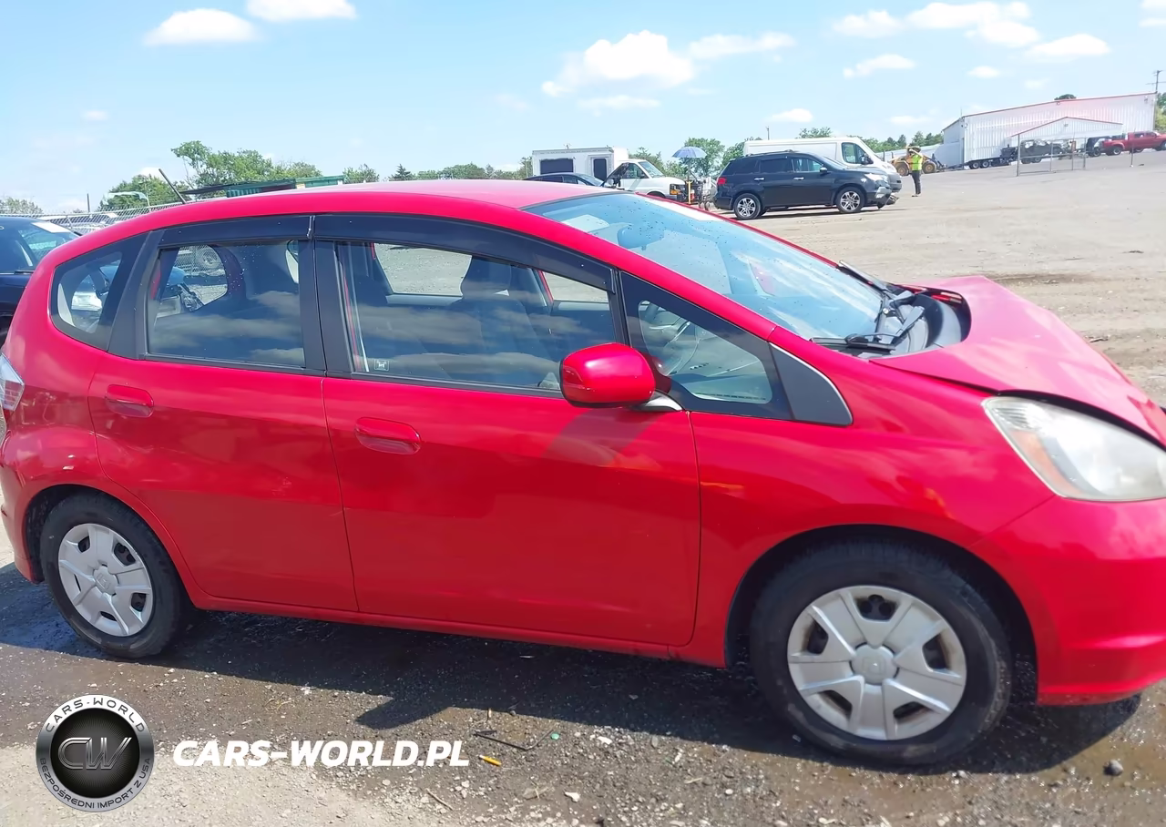 2013 Honda Fit VIN:JHMGE8G39DC067360 - 13