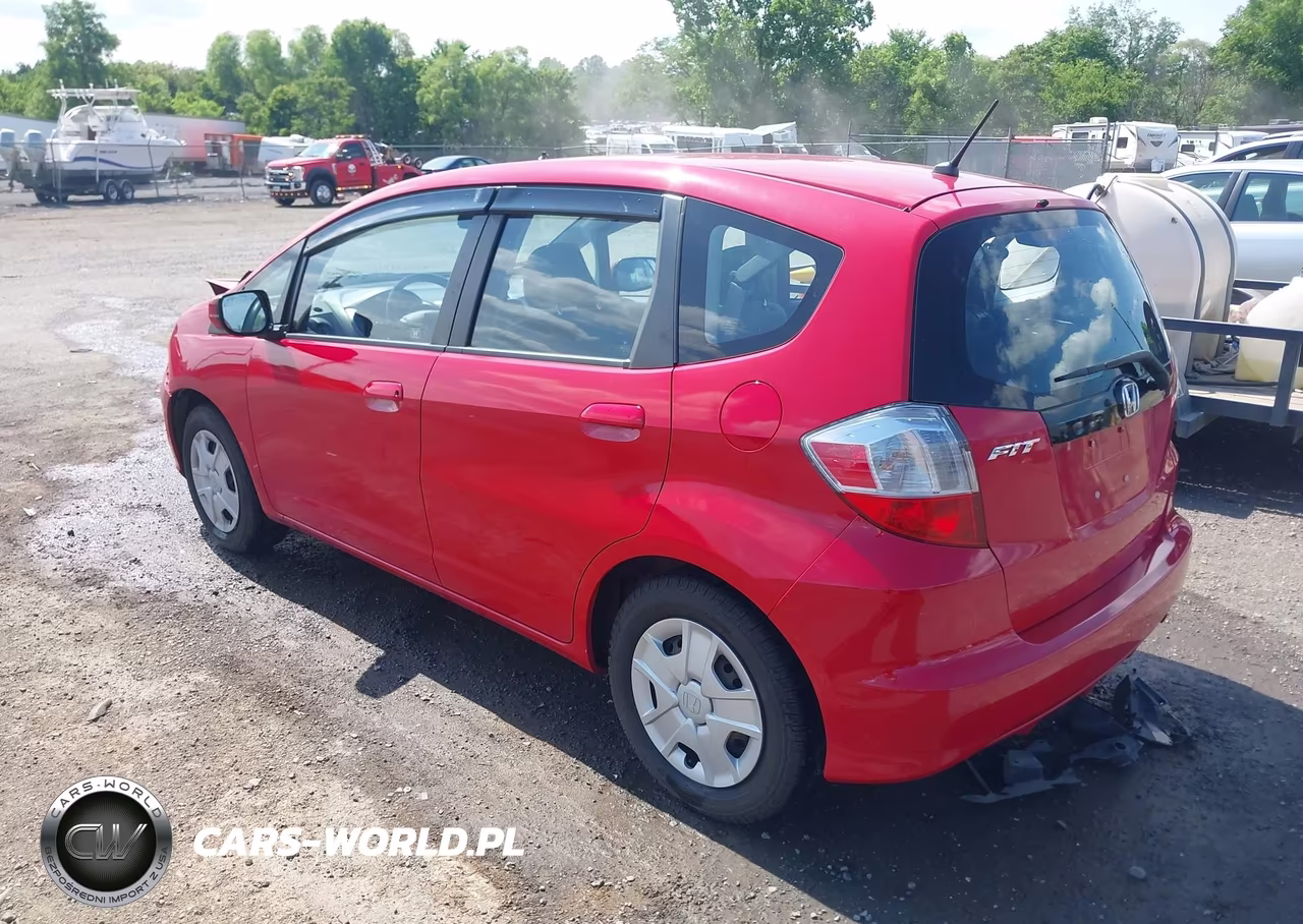 2013 Honda Fit VIN:JHMGE8G39DC067360 - 3