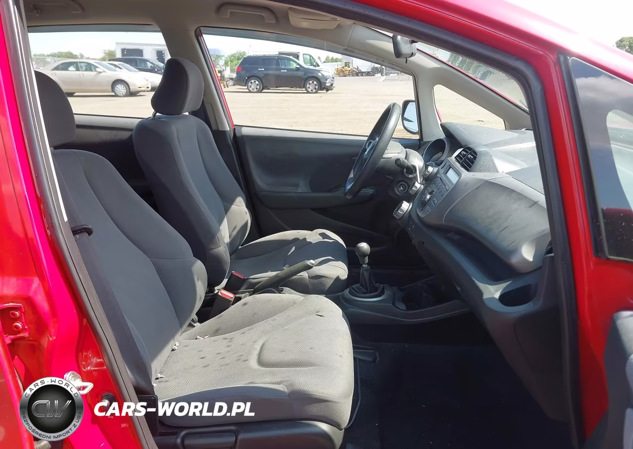 2013 Honda Fit VIN:JHMGE8G39DC067360 - 5