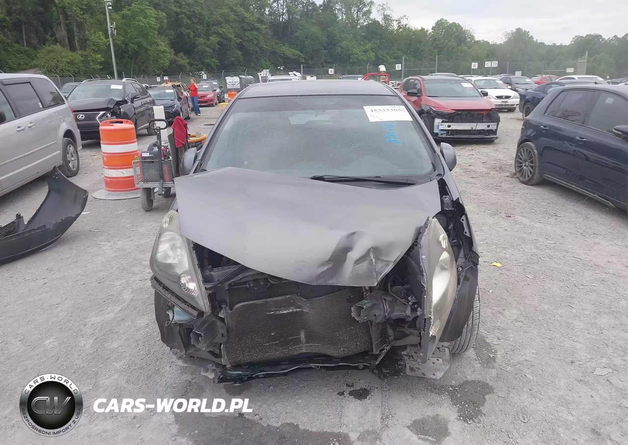 2013 Honda Fit VIN:JHMGE8G35DC048739 - 13