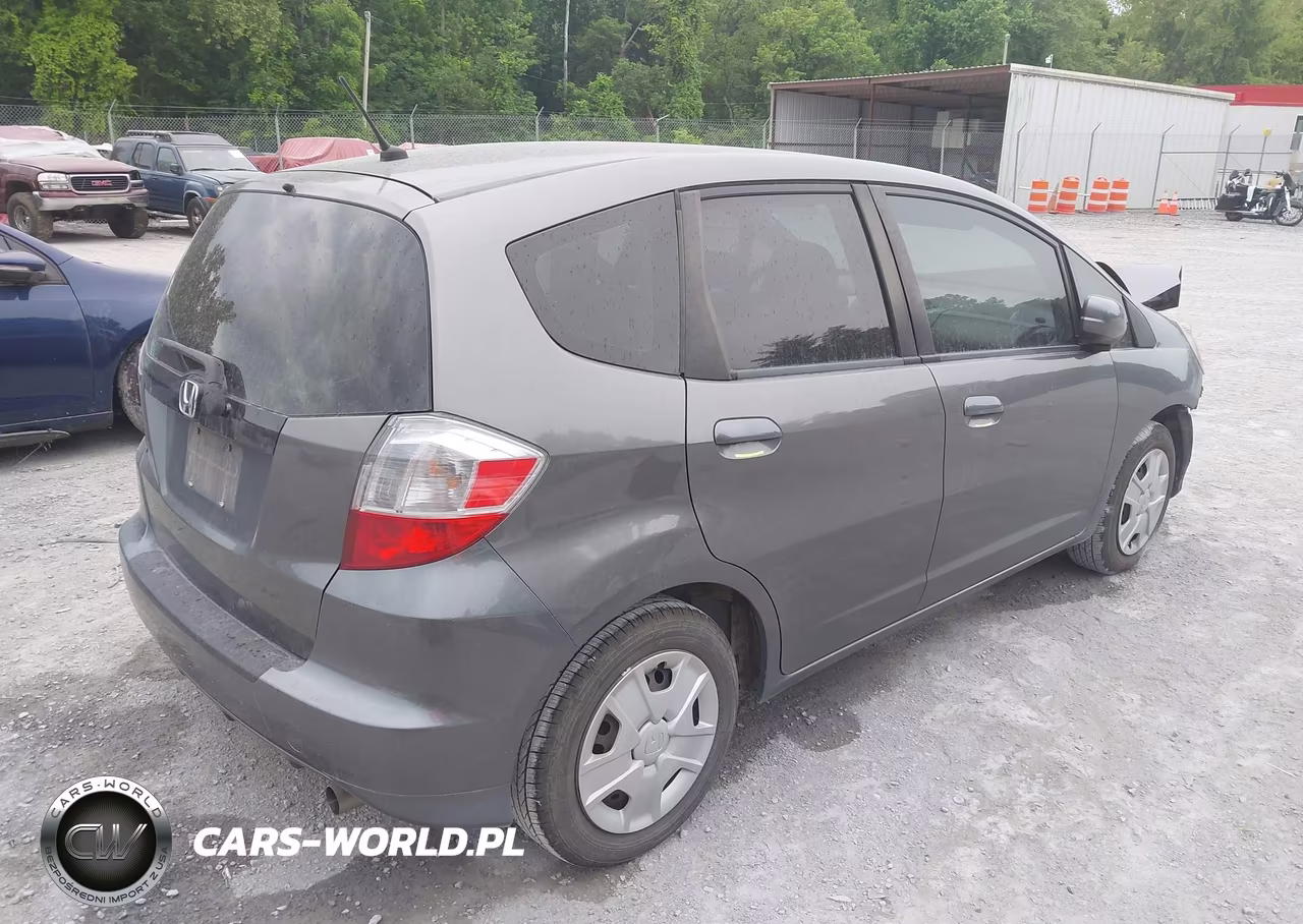 2013 Honda Fit VIN:JHMGE8G35DC048739 - 4