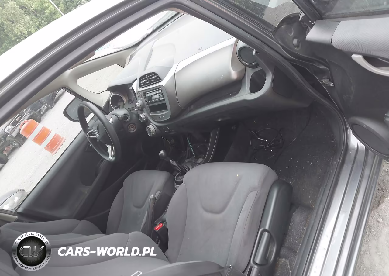 2013 Honda Fit VIN:JHMGE8G35DC048739 - 5