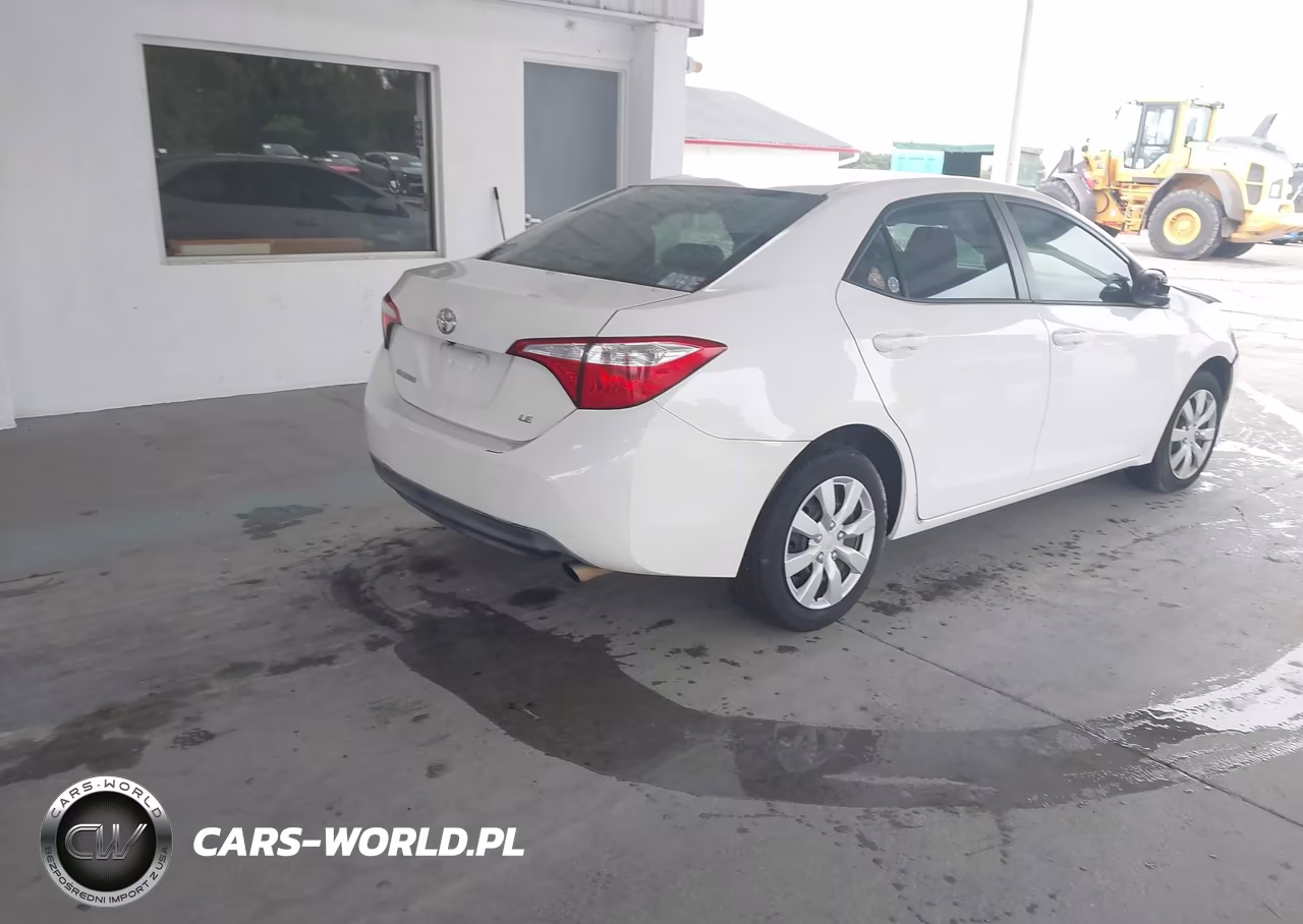 2015 Toyota Corolla Le VIN:2T1BURHE6FC276067 - 4