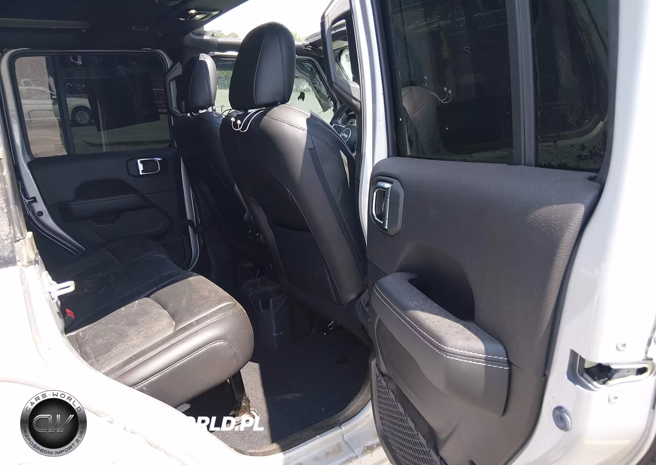 2023 Jeep Wrangler 4-Door Sahara 4X4 VIN:1C4HJXEG2PW571169 - 8