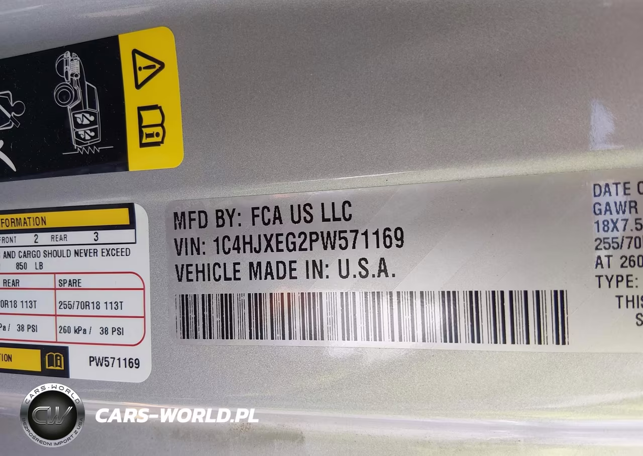 2023 Jeep Wrangler 4-Door Sahara 4X4 VIN:1C4HJXEG2PW571169 - 9