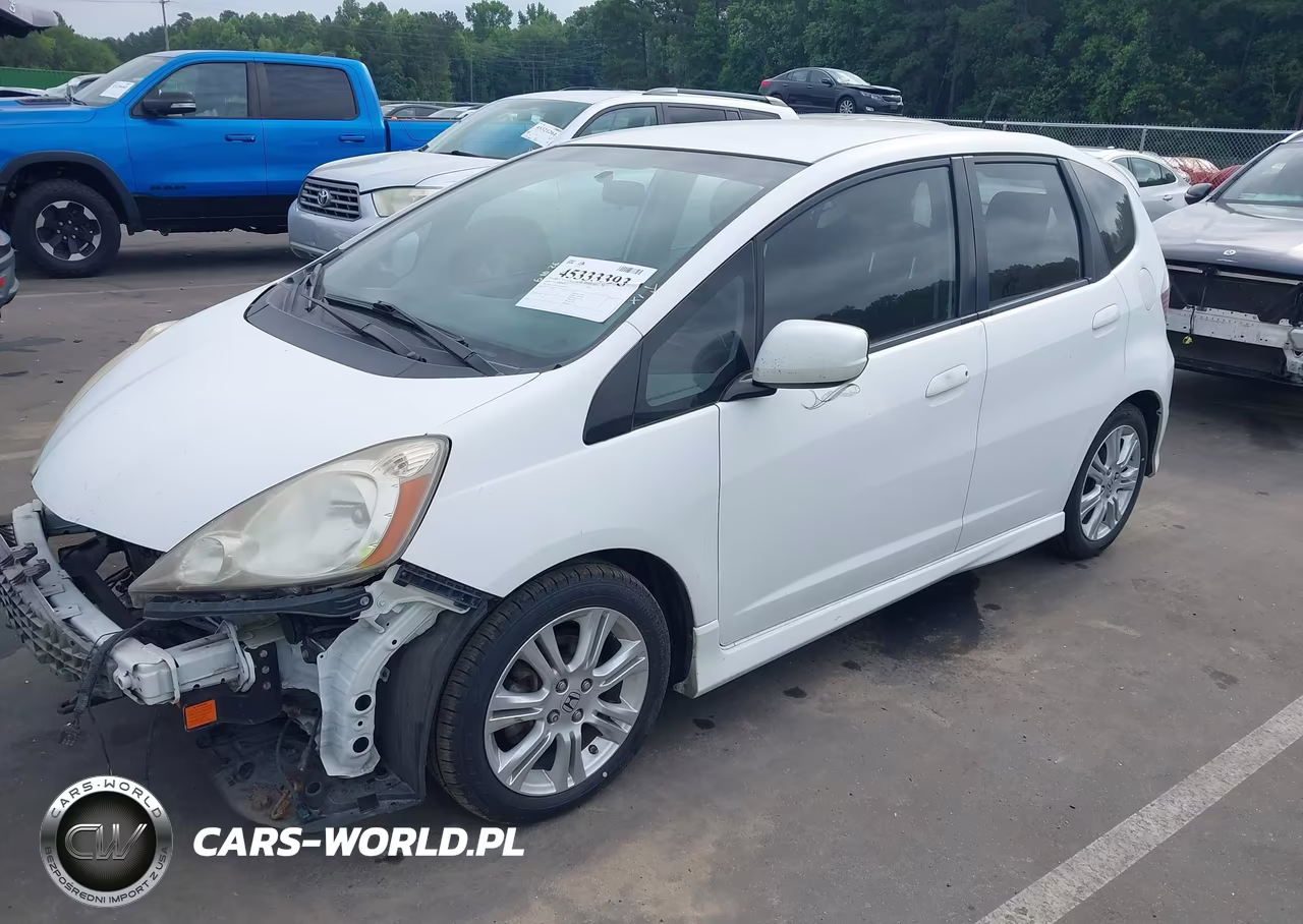 2011 Honda Fit Sport VIN:JHMGE8H52BC000984 - 2