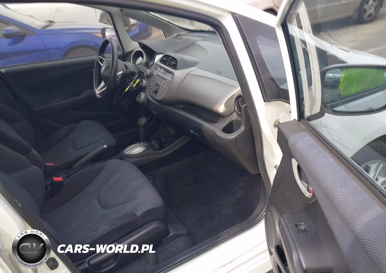 2011 Honda Fit Sport VIN:JHMGE8H52BC000984 - 5