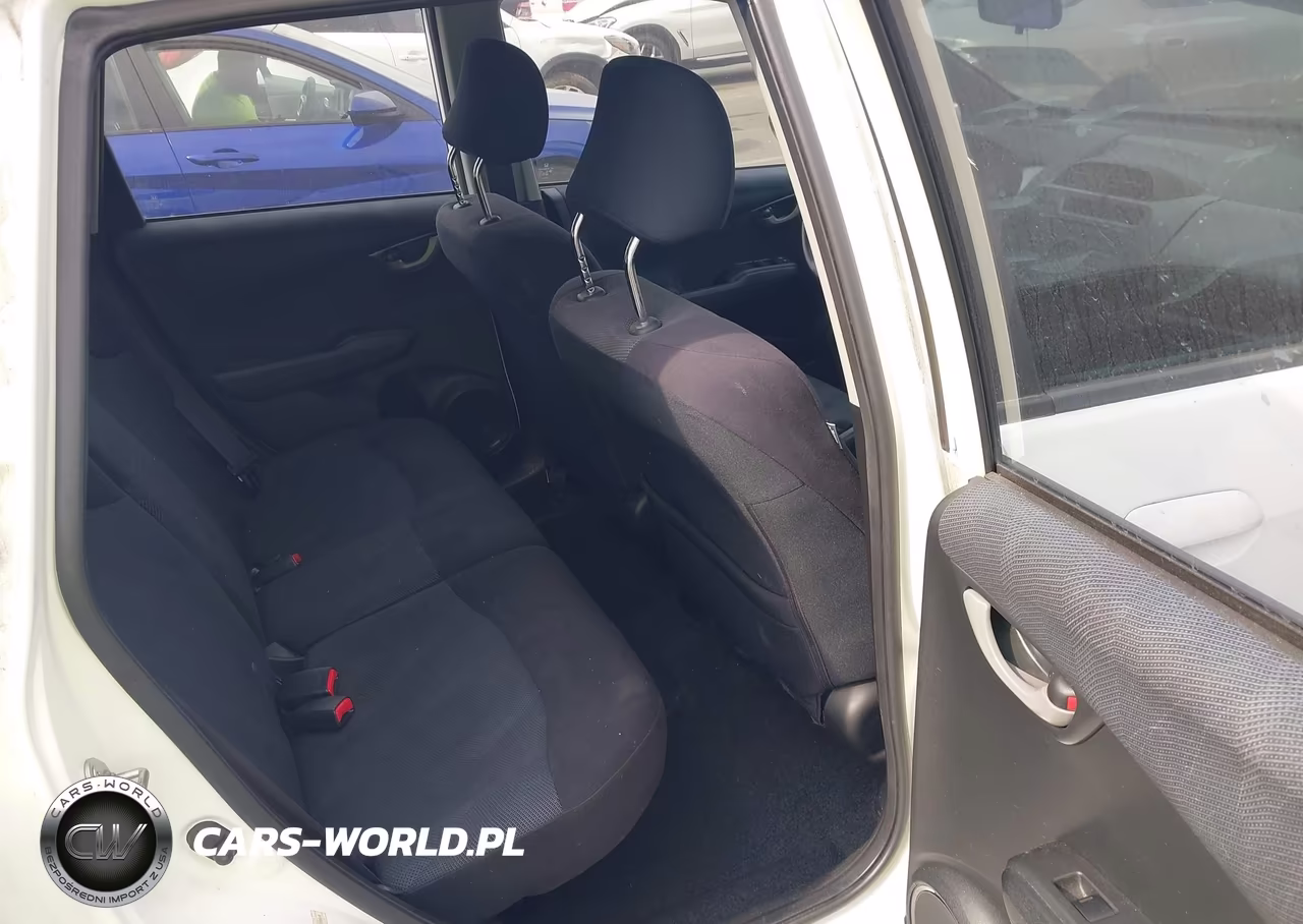2011 Honda Fit Sport VIN:JHMGE8H52BC000984 - 8