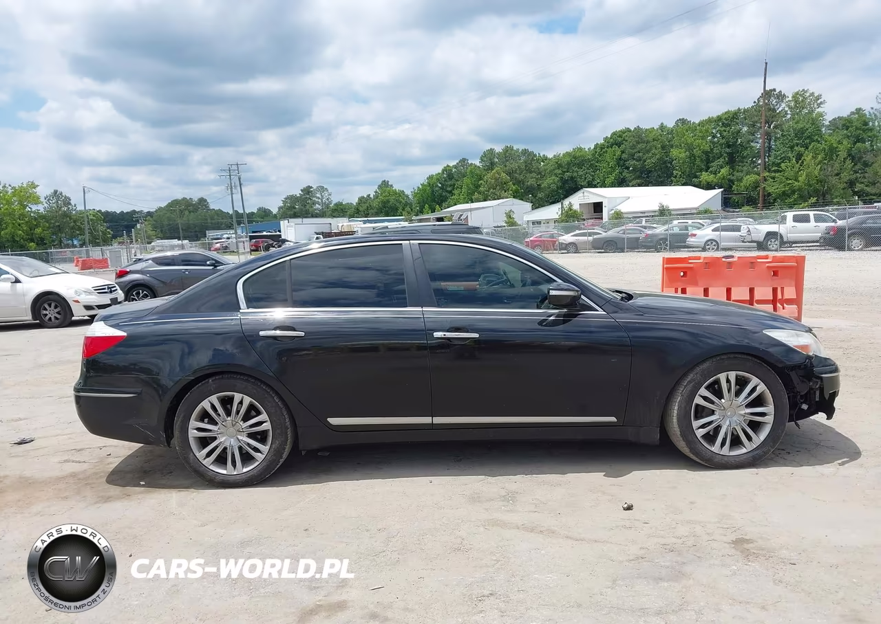2011 Hyundai Genesis 4.6 VIN:KMHGC4DF2BU140926 - 13