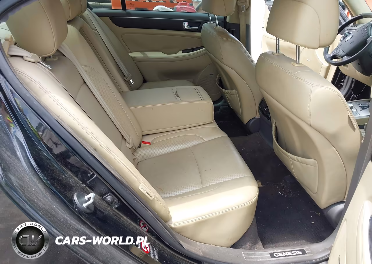 2011 Hyundai Genesis 4.6 VIN:KMHGC4DF2BU140926 - 8