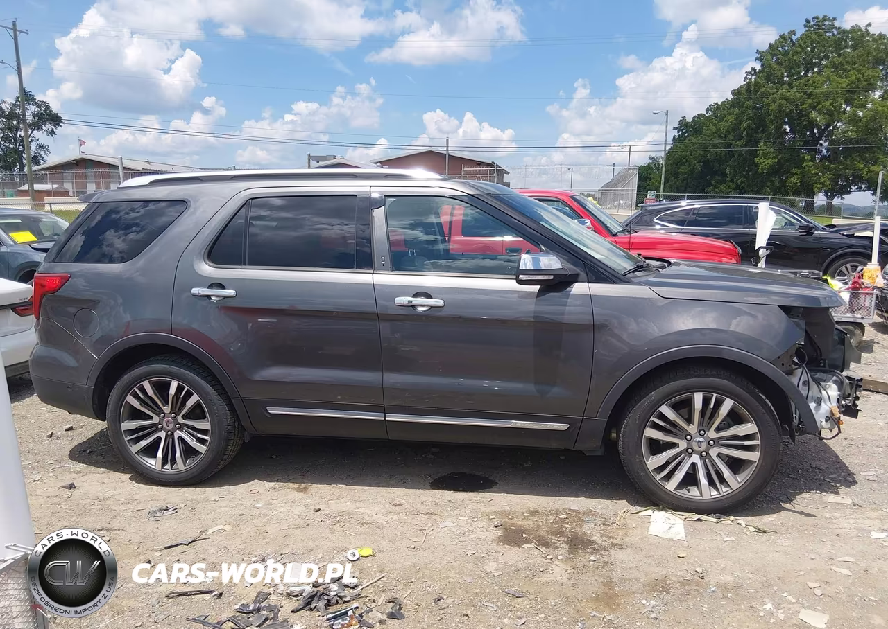 2016 Ford Explorer Platinum VIN:1FM5K8HT7GGB30884 - 14