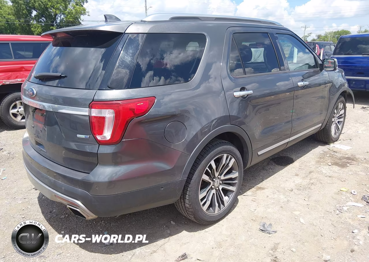 2016 Ford Explorer Platinum VIN:1FM5K8HT7GGB30884 - 4