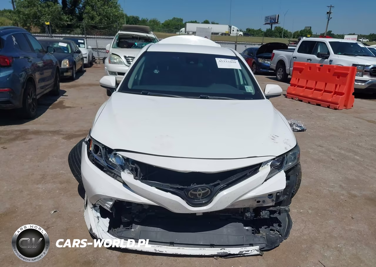2020 Toyota Camry Le VIN:4T1C11AK3LU346326 - 13
