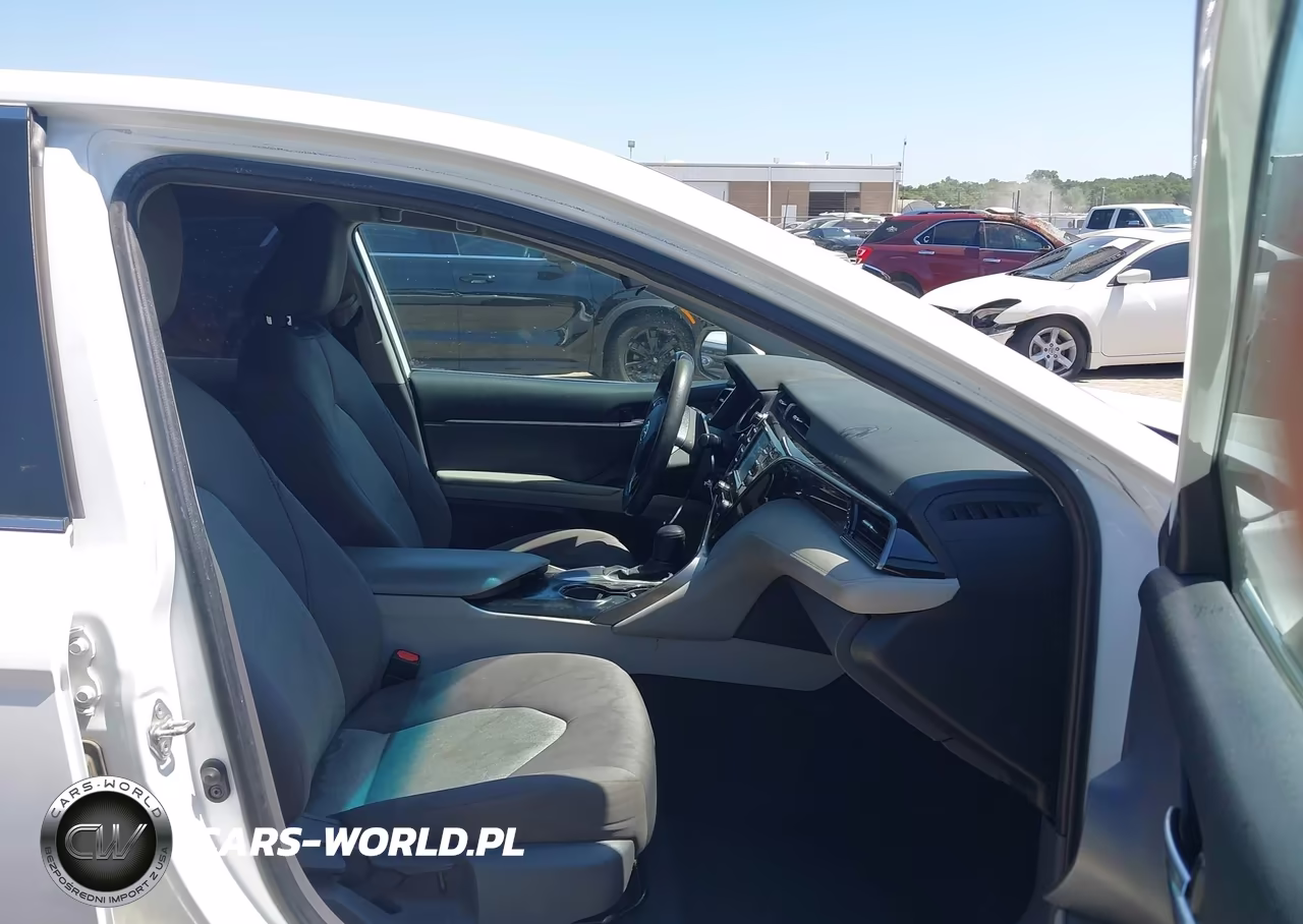 2020 Toyota Camry Le VIN:4T1C11AK3LU346326 - 5