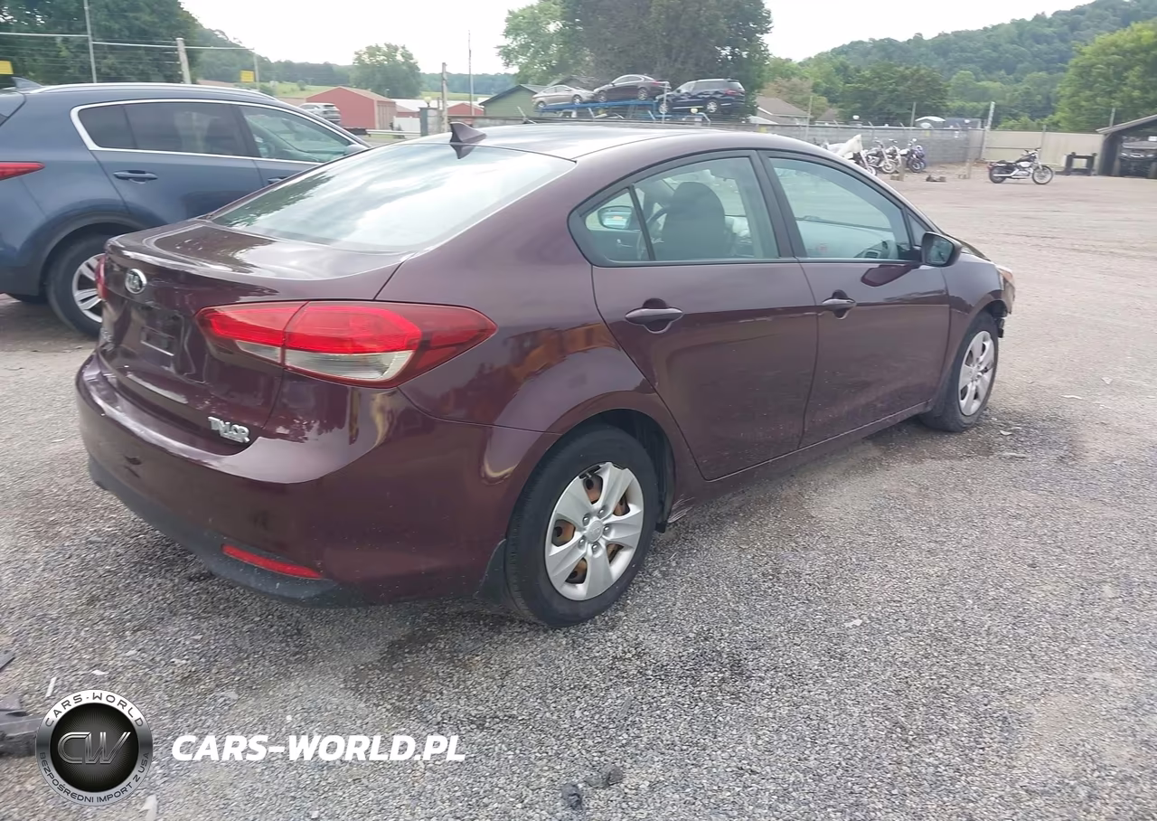 2017 Kia Forte Lx VIN:3KPFK4A76HE038472 - 4