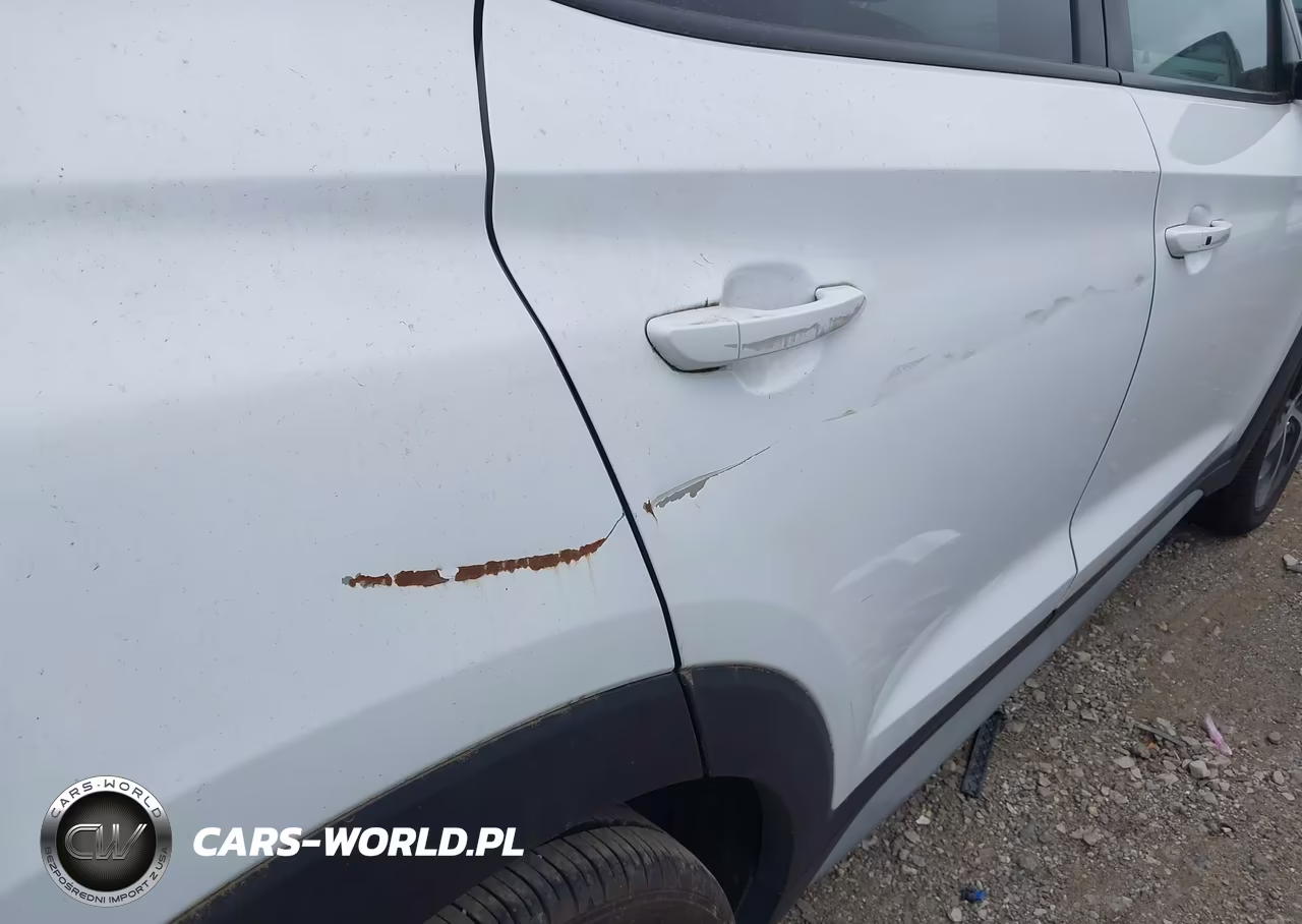 2018 Hyundai Tucson Value VIN:KM8J3CA25JU629353 - 17