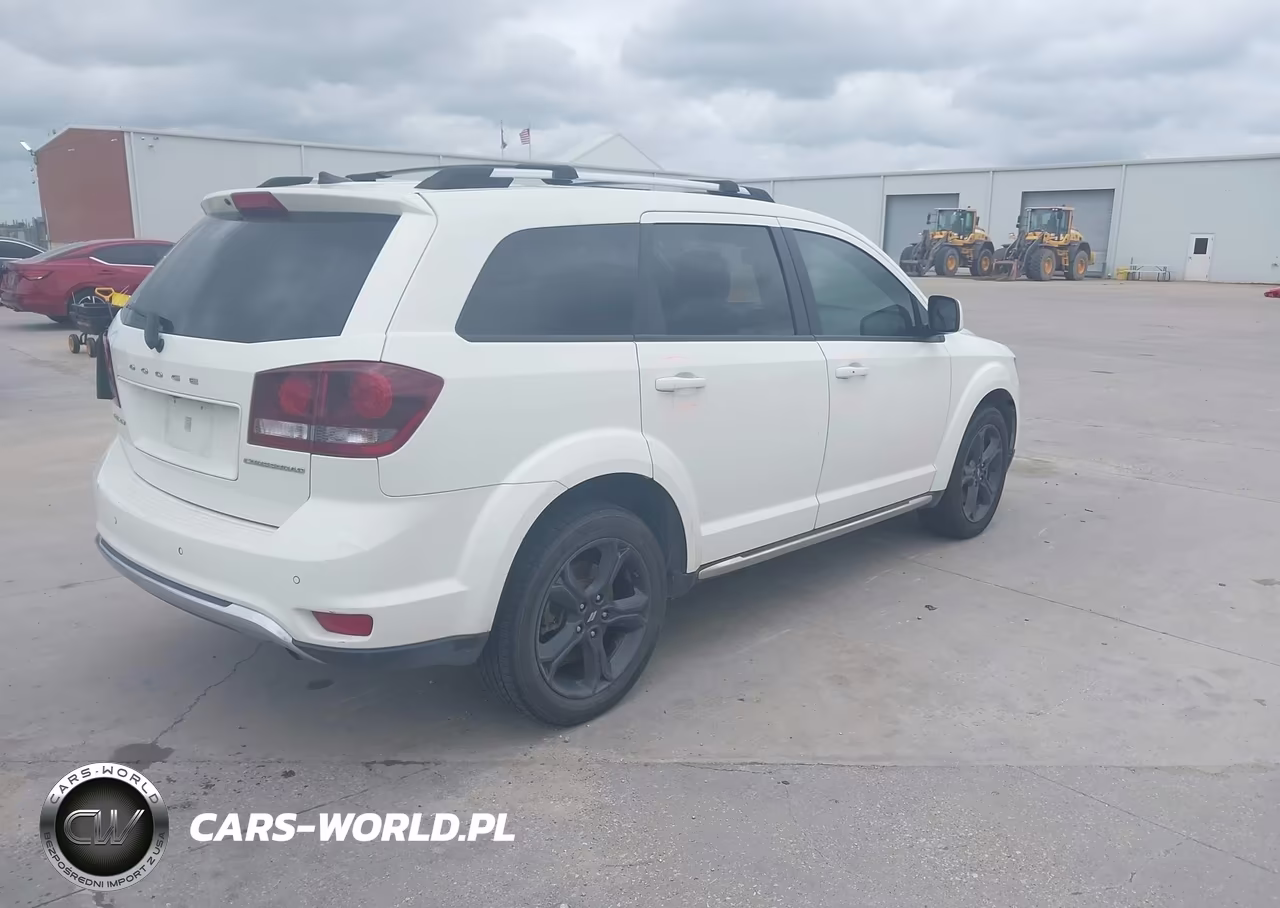 2020 Dodge Journey Crossroad VIN:3C4PDCGB8LT201034 - 4
