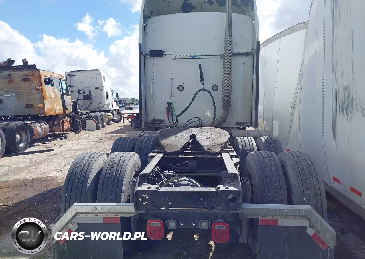2006 Kenworth Construction T600 VIN:1XKADB9X36J107765 - 17