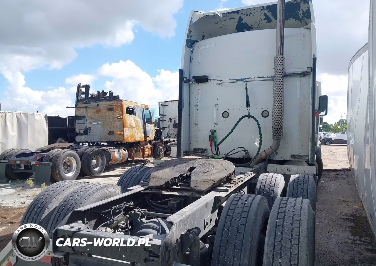 2006 Kenworth Construction T600 VIN:1XKADB9X36J107765 - 4