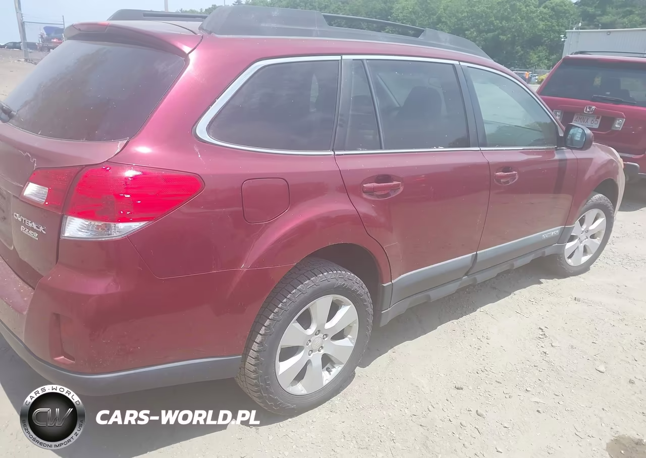 2011 Subaru Outback 2.5I Premium VIN:4S4BRBCC6B1326524 - 4