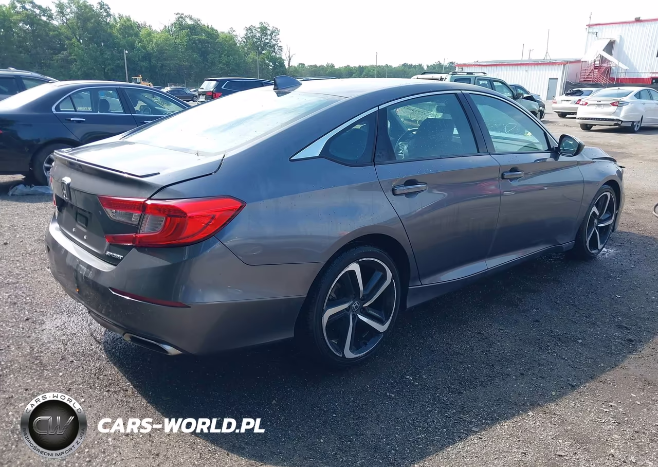 2018 Honda Accord Sport VIN:1HGCV1F30JA066826 - 4