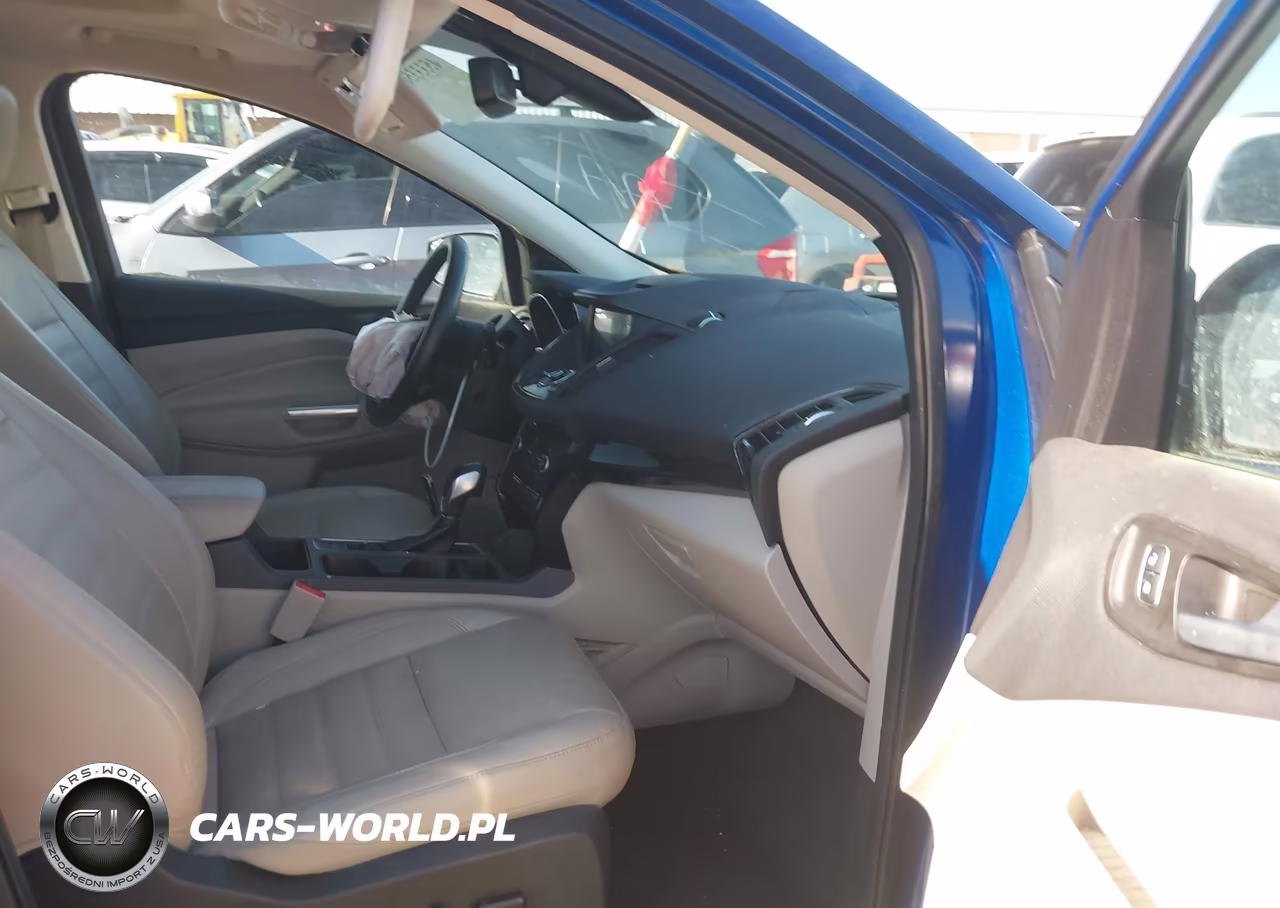 2018 Ford Escape Titanium VIN:1FMCU0J92JUC07610 - 5