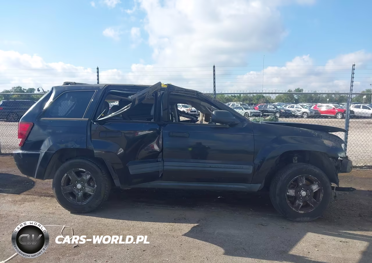 2005 Jeep Grand Cherokee Laredo VIN:1J4GR48K25C555937 - 13