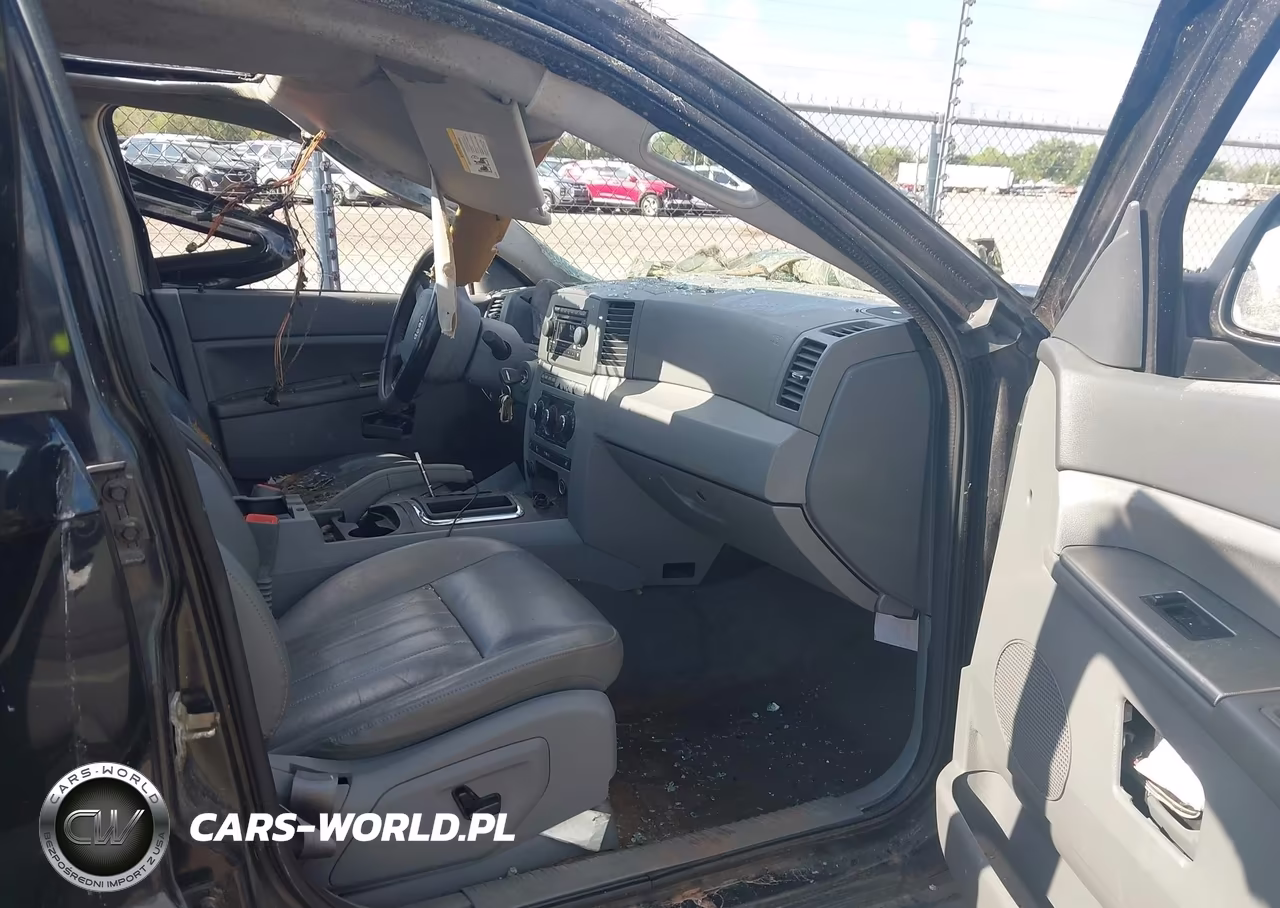 2005 Jeep Grand Cherokee Laredo VIN:1J4GR48K25C555937 - 5