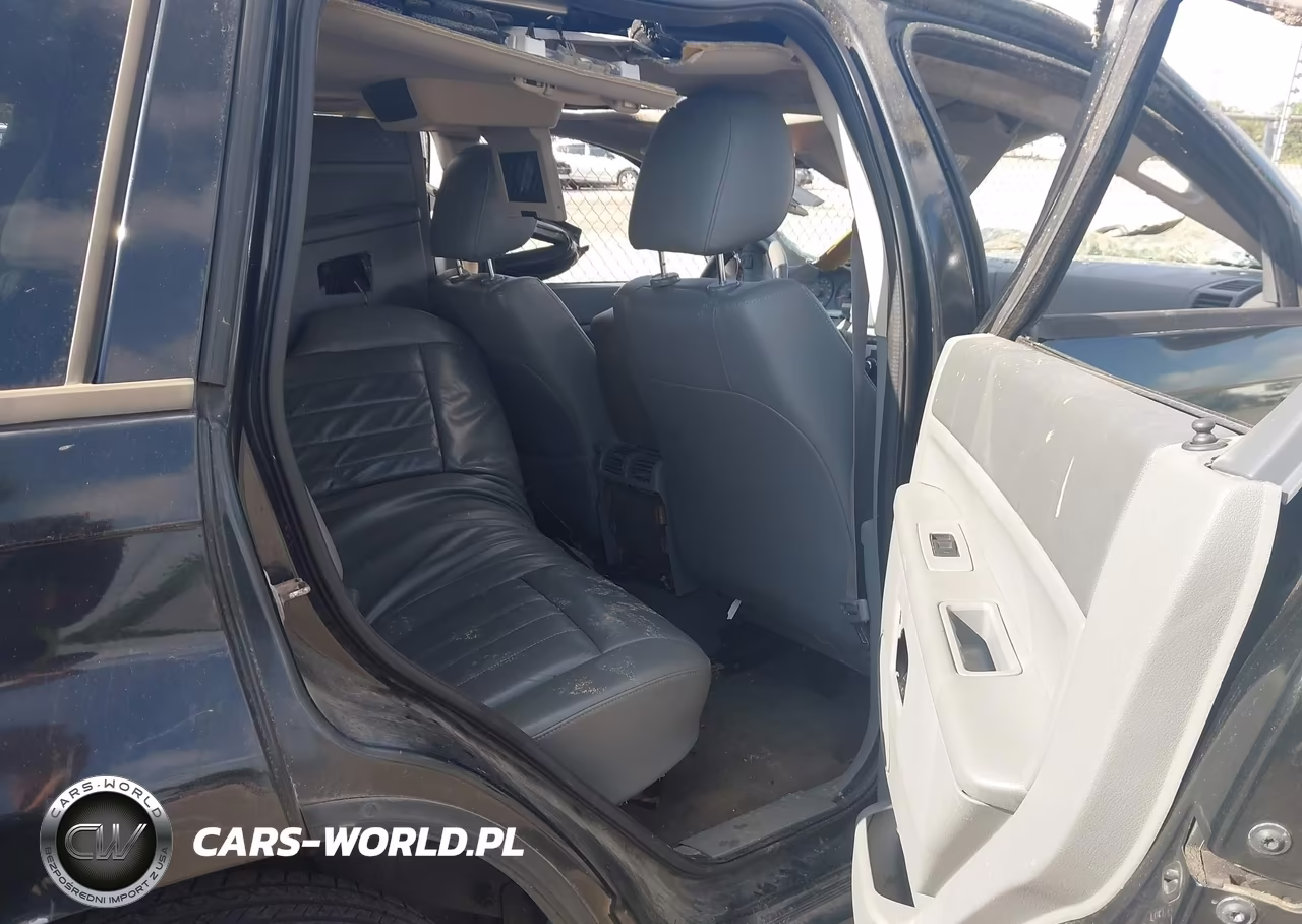 2005 Jeep Grand Cherokee Laredo VIN:1J4GR48K25C555937 - 8