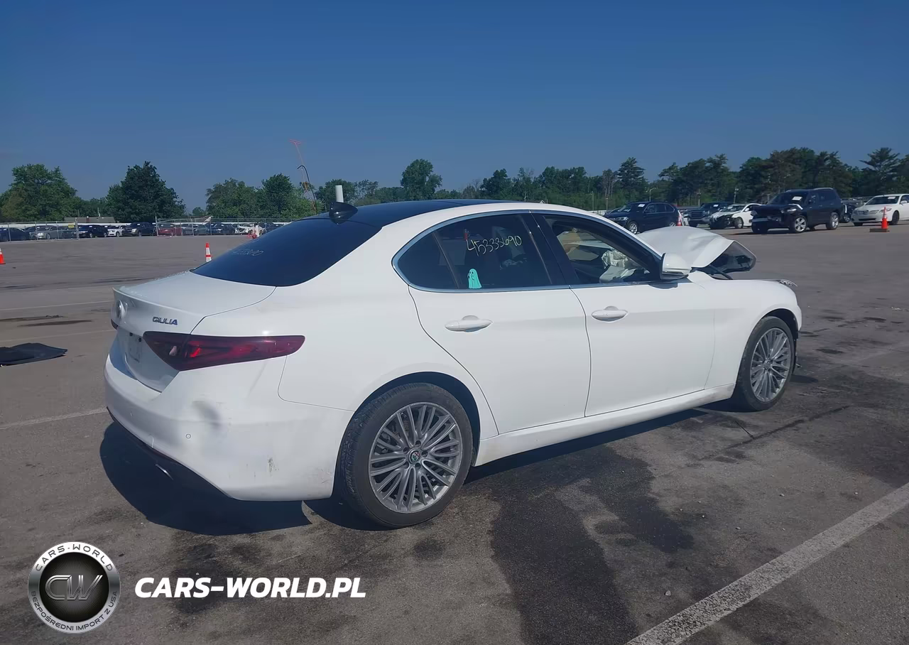 2017 Alfa Romeo Giulia Ti Awd VIN:ZARFAEEN5H7537772 - 4