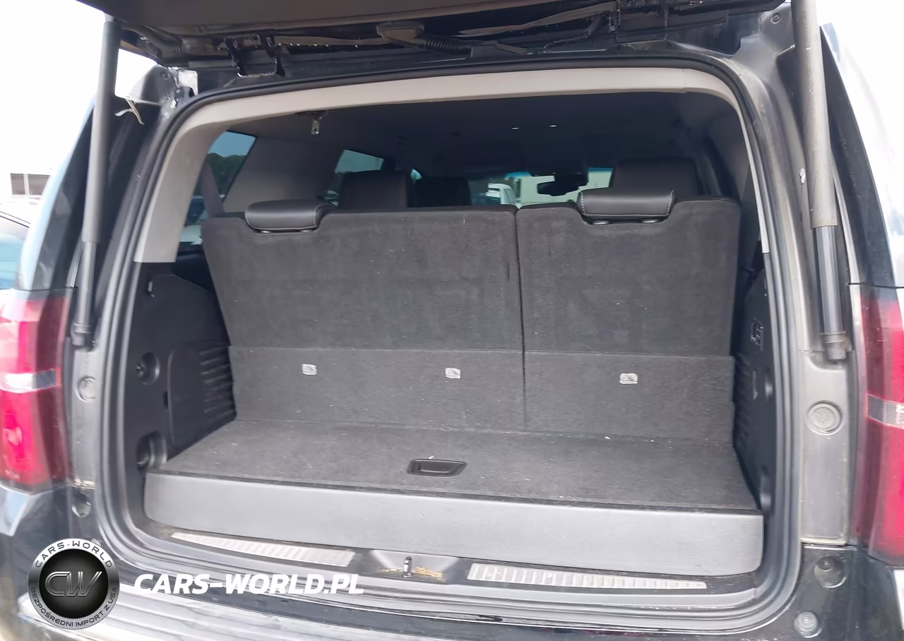 2018 Chevrolet Tahoe Premier VIN:1GNSKCKC6JR220596 - 17