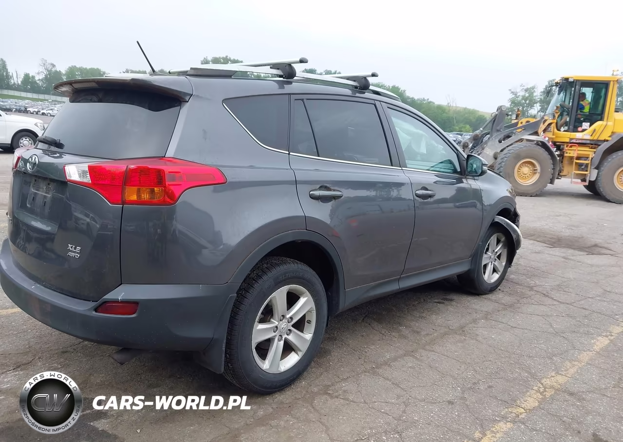 2013 Toyota Rav4 Xle VIN:2T3RFREV8DW112996 - 4