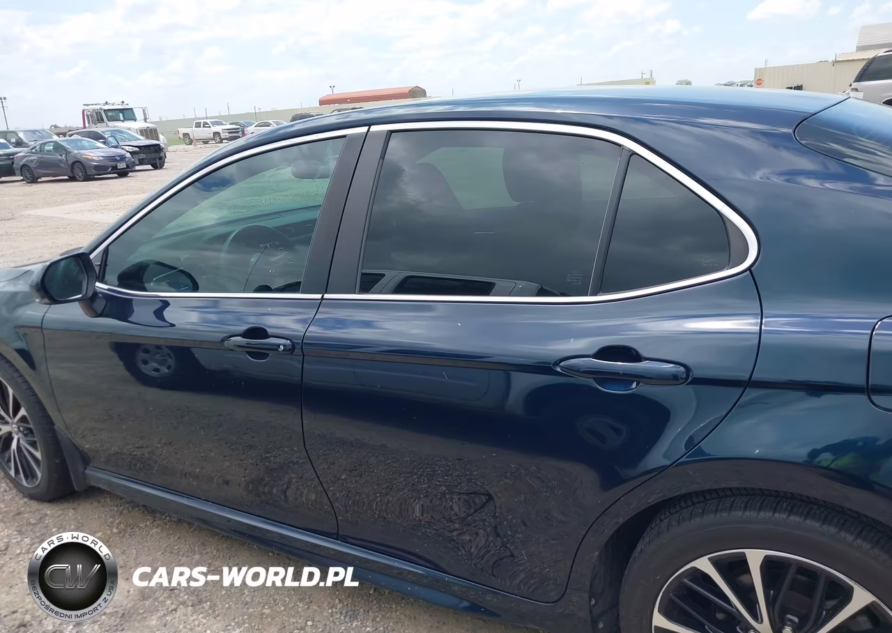 2018 Toyota Camry Se VIN:4T1B11HK1JU565266 - 14