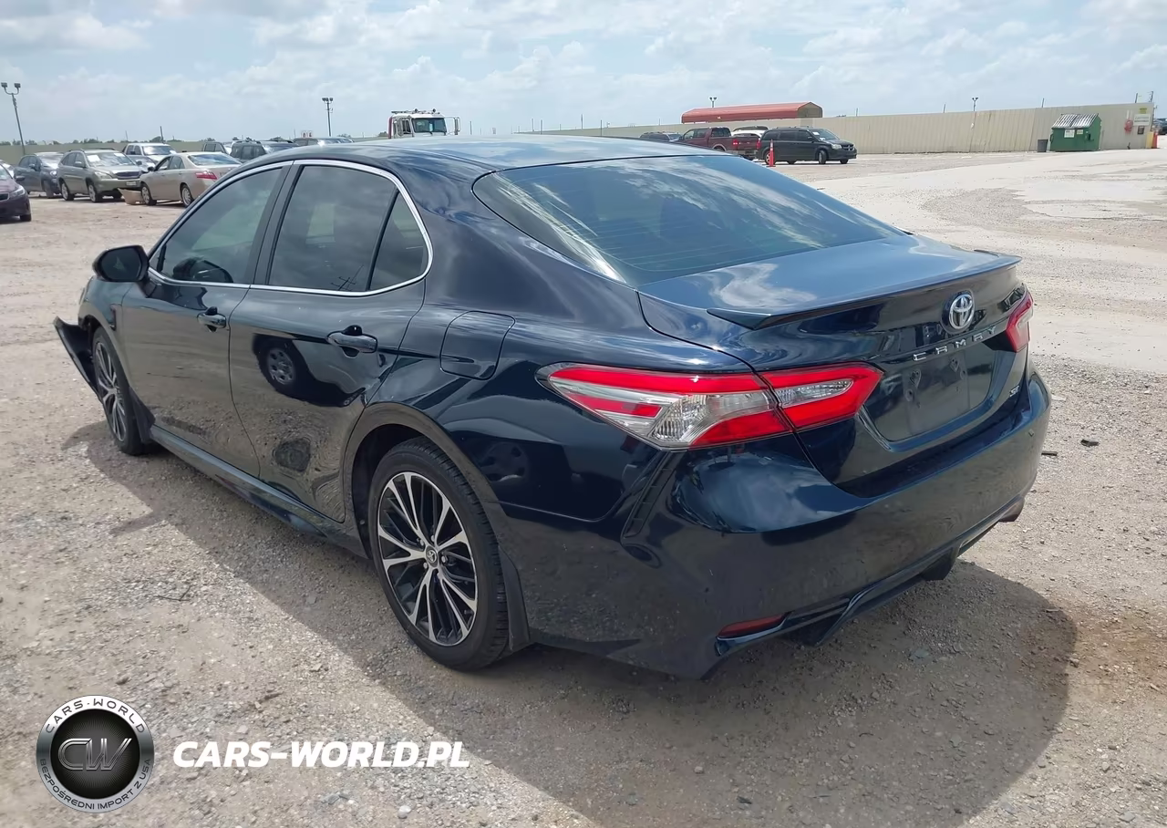 2018 Toyota Camry Se VIN:4T1B11HK1JU565266 - 3