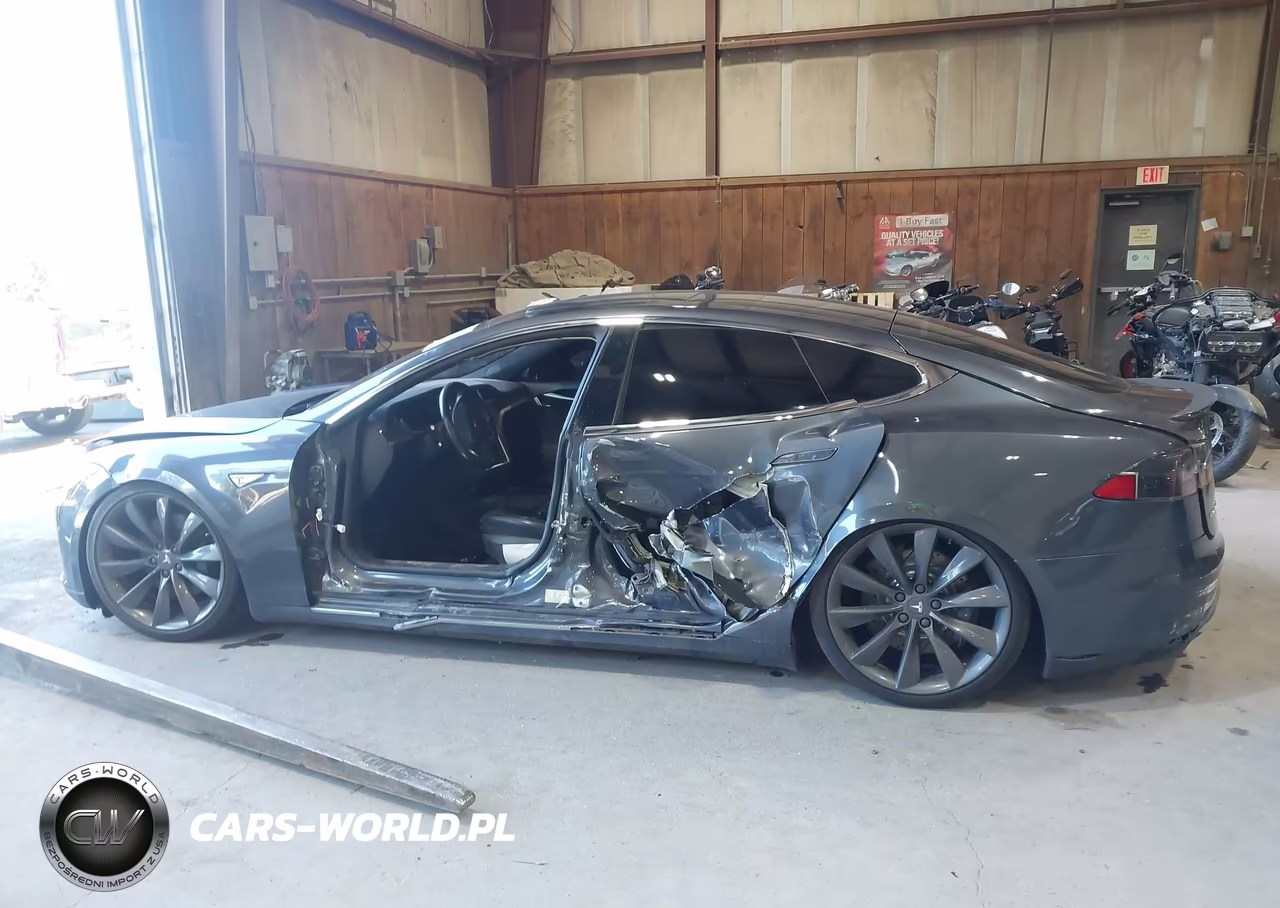2015 Tesla Model S 70D-85D-P85D VIN:5YJSA1H27FF089805 - 15