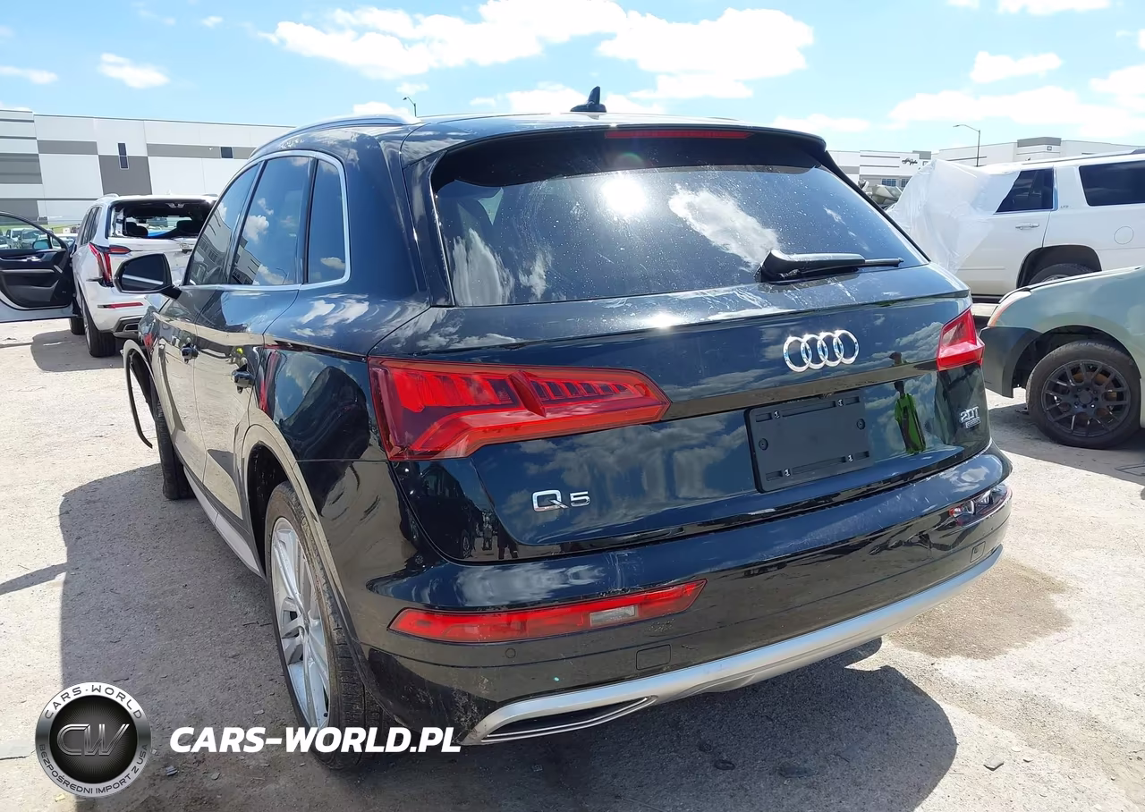 2018 Audi Q5 2.0T Premium VIN:WA1CNAFY3J2116424 - 3