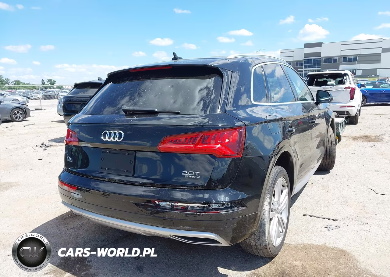 2018 Audi Q5 2.0T Premium VIN:WA1CNAFY3J2116424 - 4