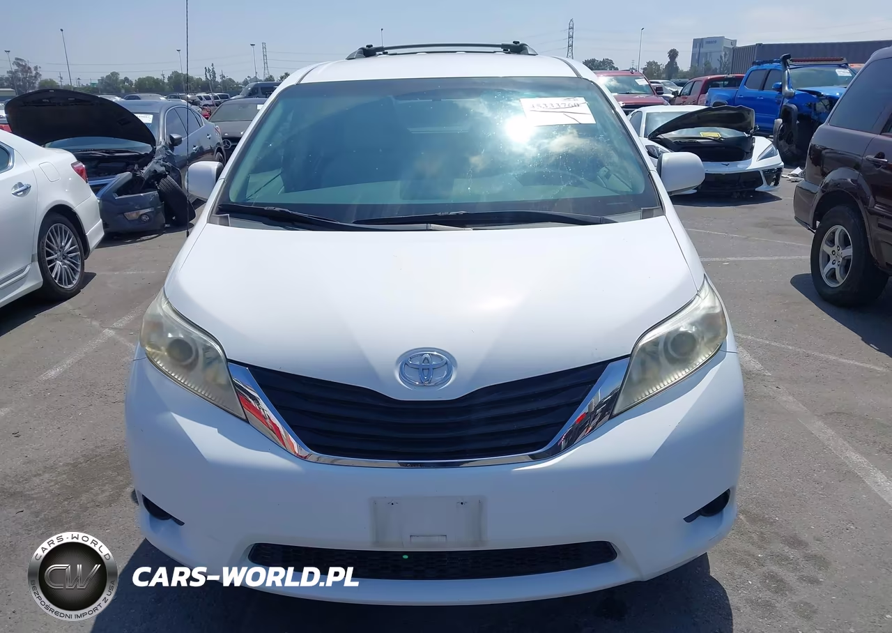 2011 Toyota Sienna Le V6 VIN:5TDKK3DC4BS139945 - 12