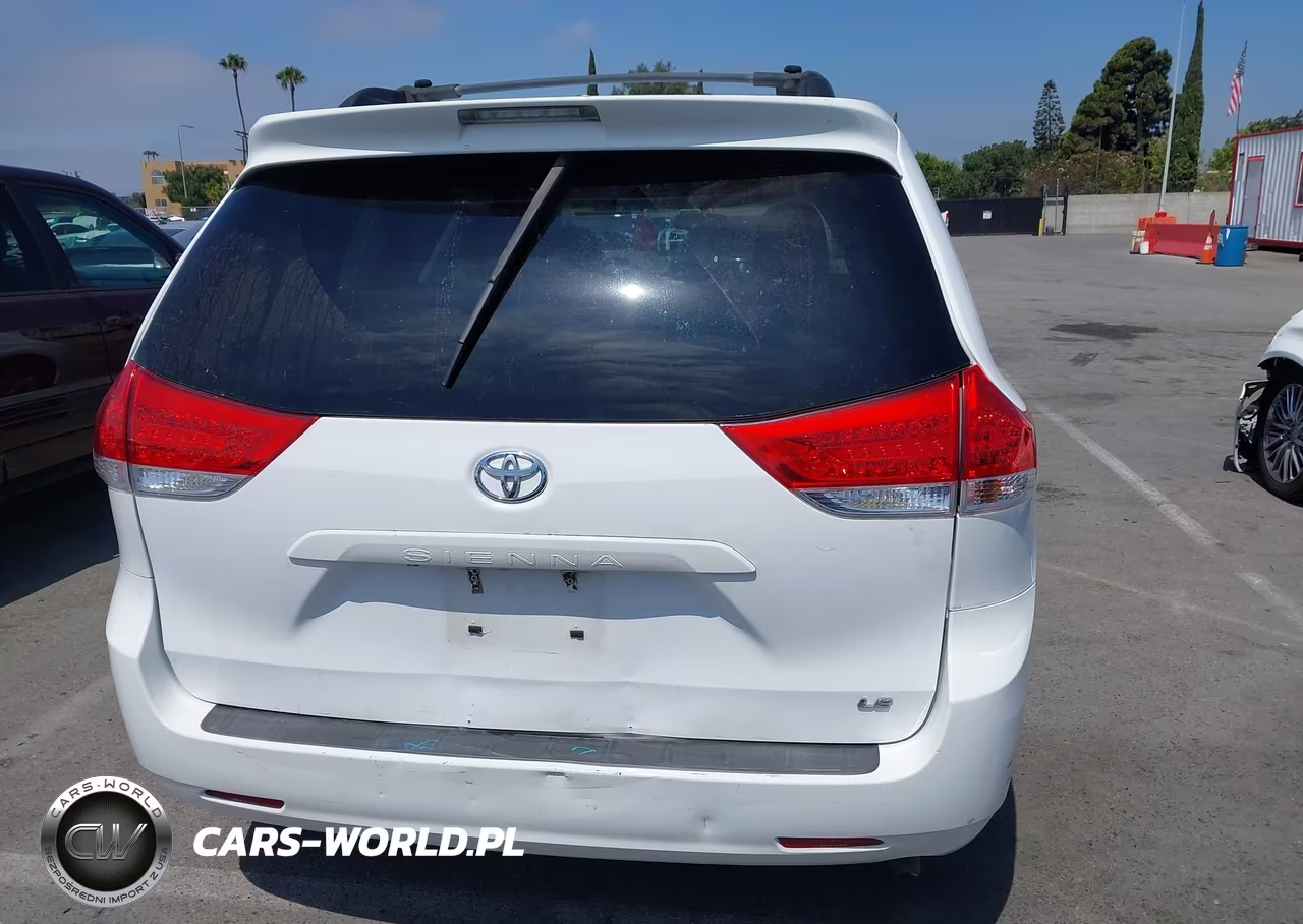 2011 Toyota Sienna Le V6 VIN:5TDKK3DC4BS139945 - 16