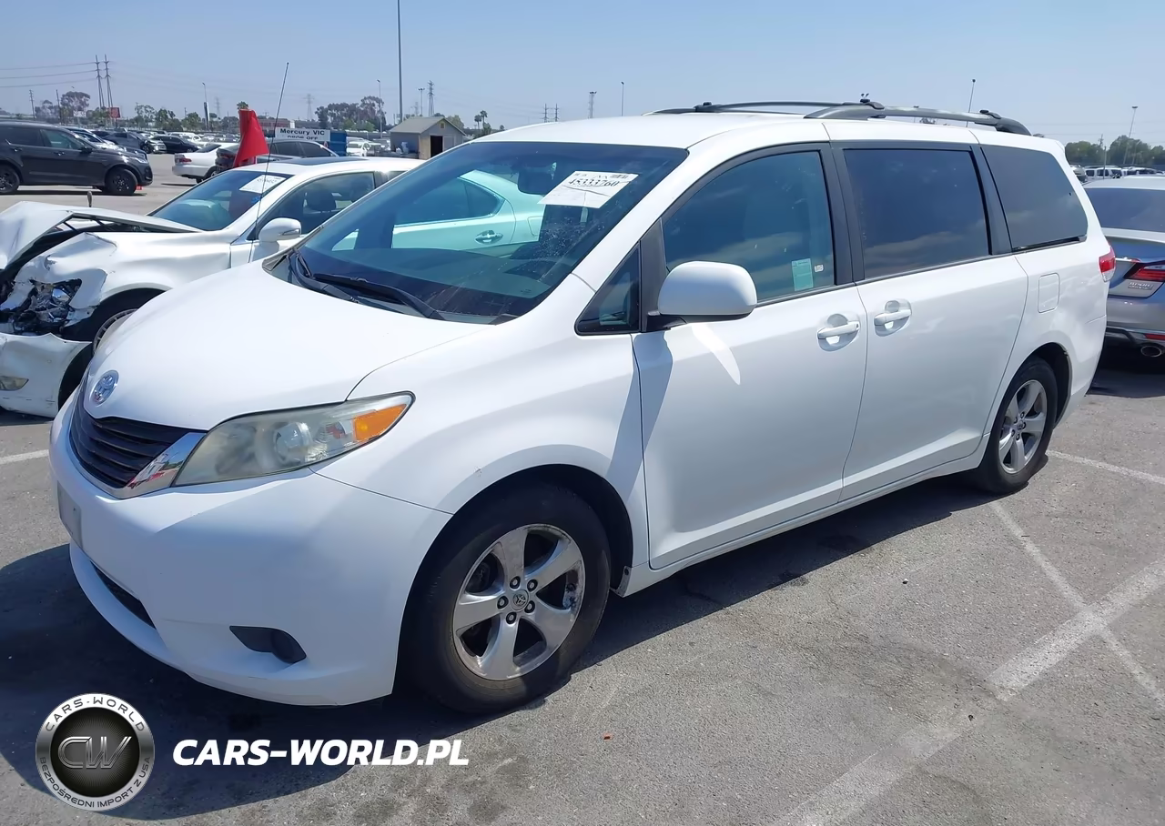 2011 Toyota Sienna Le V6 VIN:5TDKK3DC4BS139945 - 2