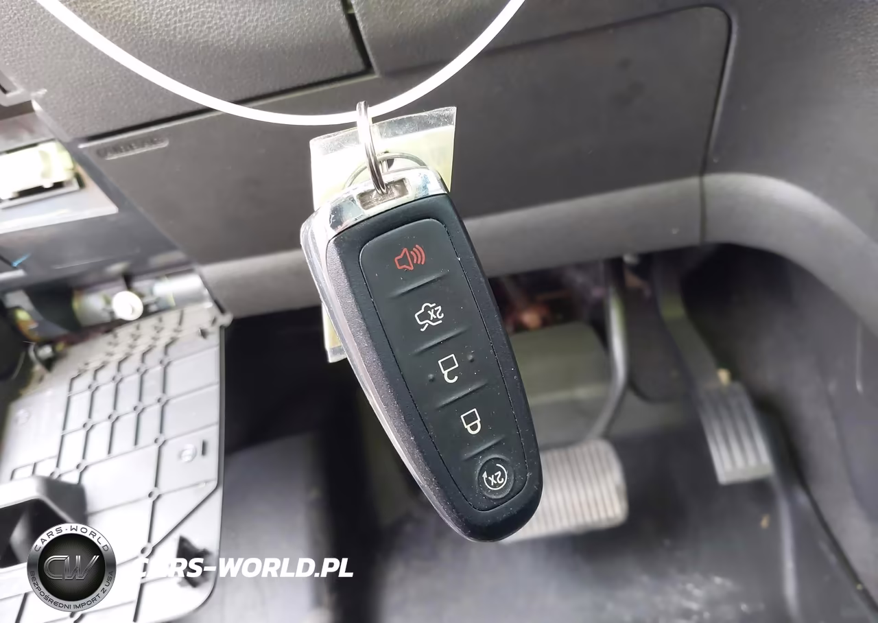 2019 Ford Escape Titanium VIN:1FMCU0J91KUA10607 - 11