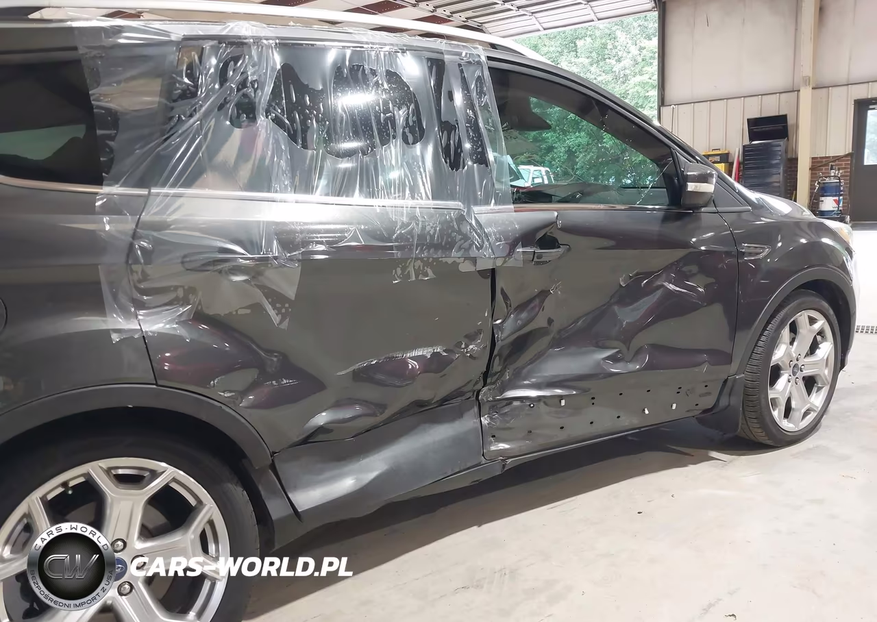 2019 Ford Escape Titanium VIN:1FMCU0J91KUA10607 - 6