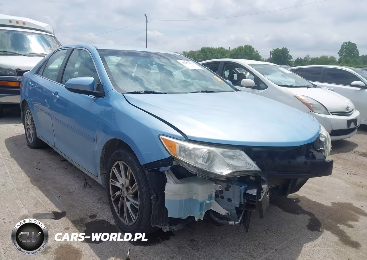 2012 Toyota Camry Le – zdjęcie 1 z 17