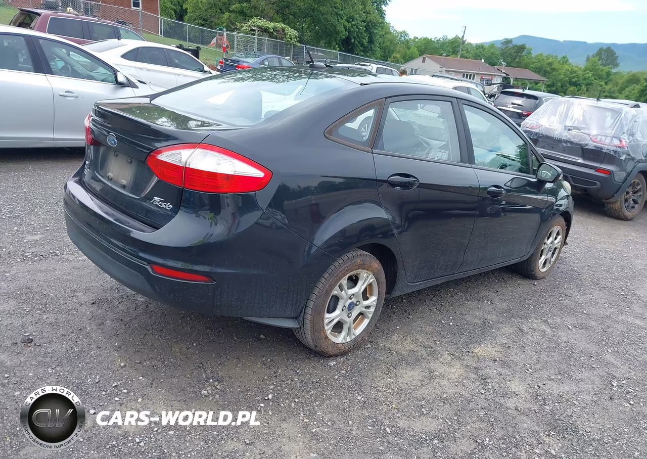 2015 Ford Fiesta Se VIN:3FADP4BJ0FM219756 - 4
