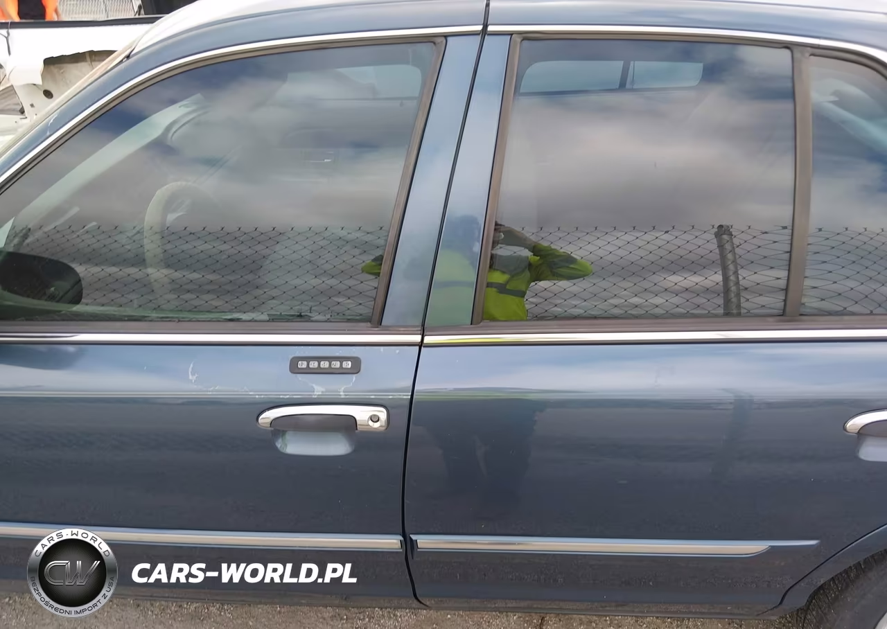 2008 Mercury Grand Marquis Ls VIN:2MEHM75V28X636063 - 14