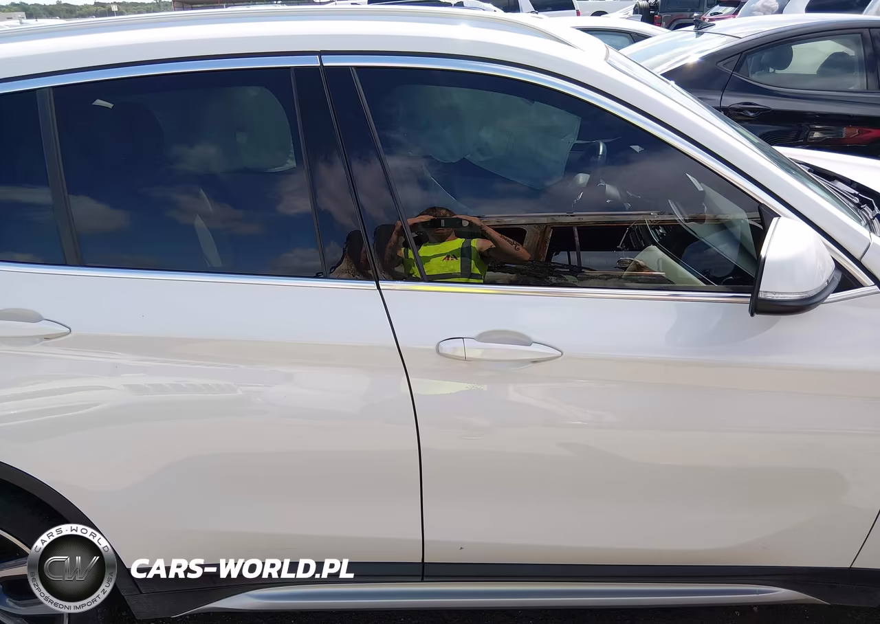 2019 BMW X1 xDrive28I VIN:WBXHT3C59K5L37732 - 13