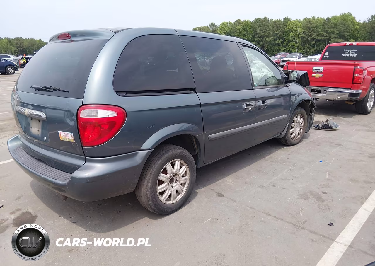 2006 Chrysler Town & Country VIN:1A4GP45R26B645233 - 4