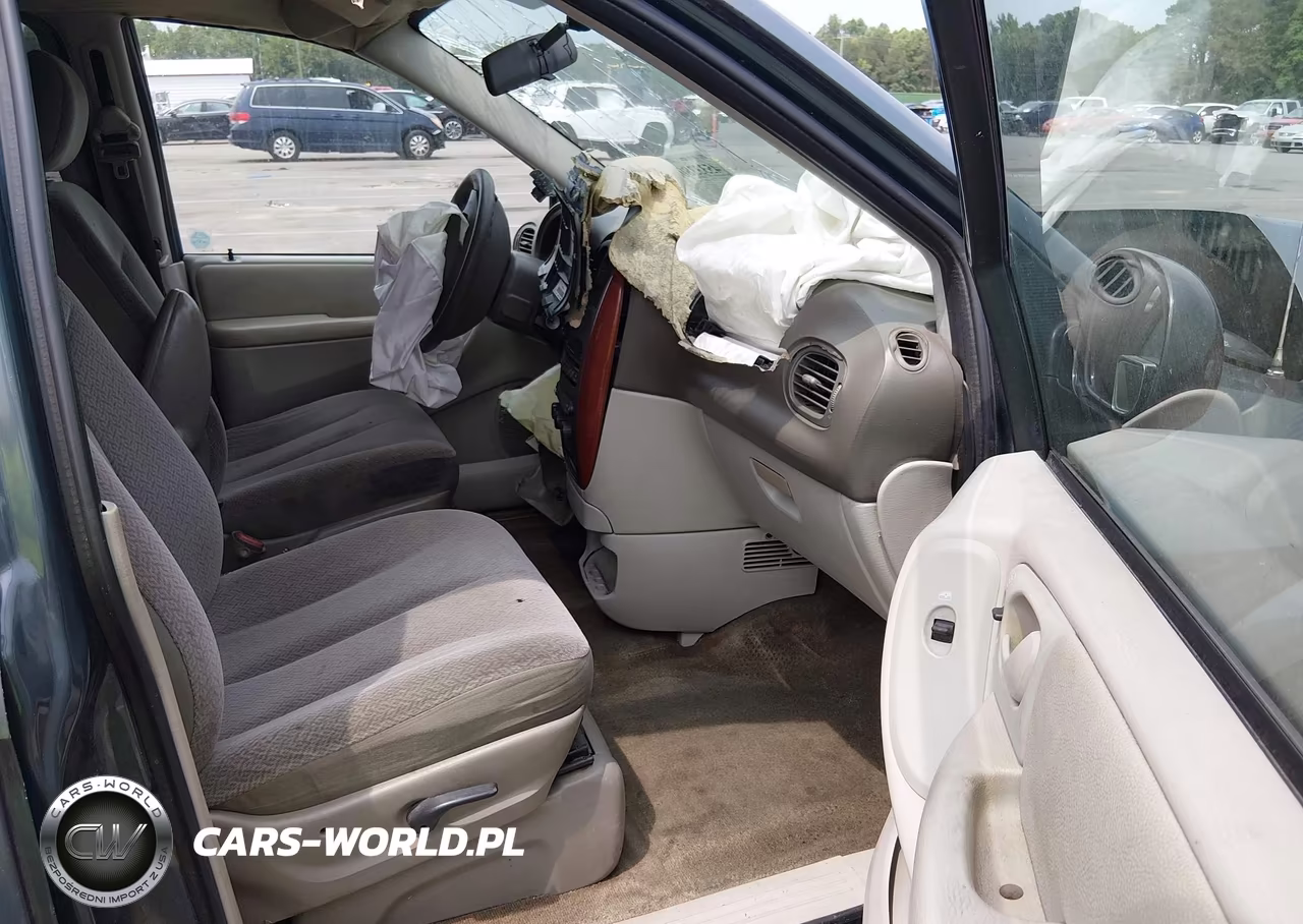 2006 Chrysler Town & Country VIN:1A4GP45R26B645233 - 5