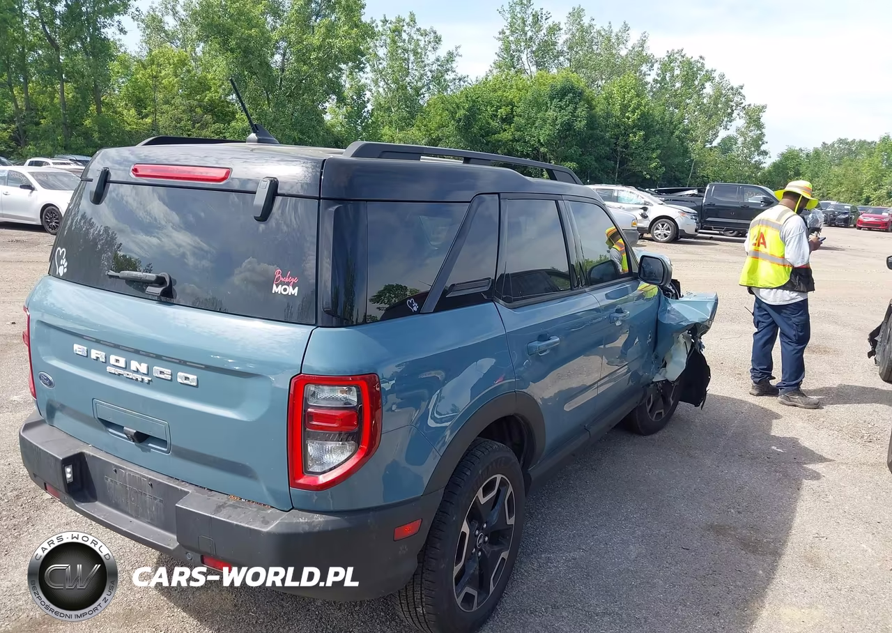2021 Ford Bronco Sport Outer Banks VIN:3FMCR9C69MRB14233 - 4