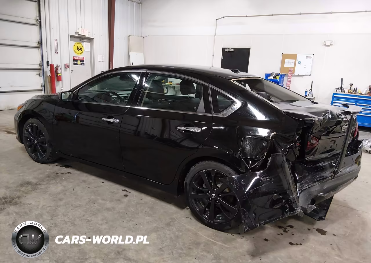 2018 Nissan Altima 2.5 Sr VIN:1N4AL3AP1JC284821 - 3
